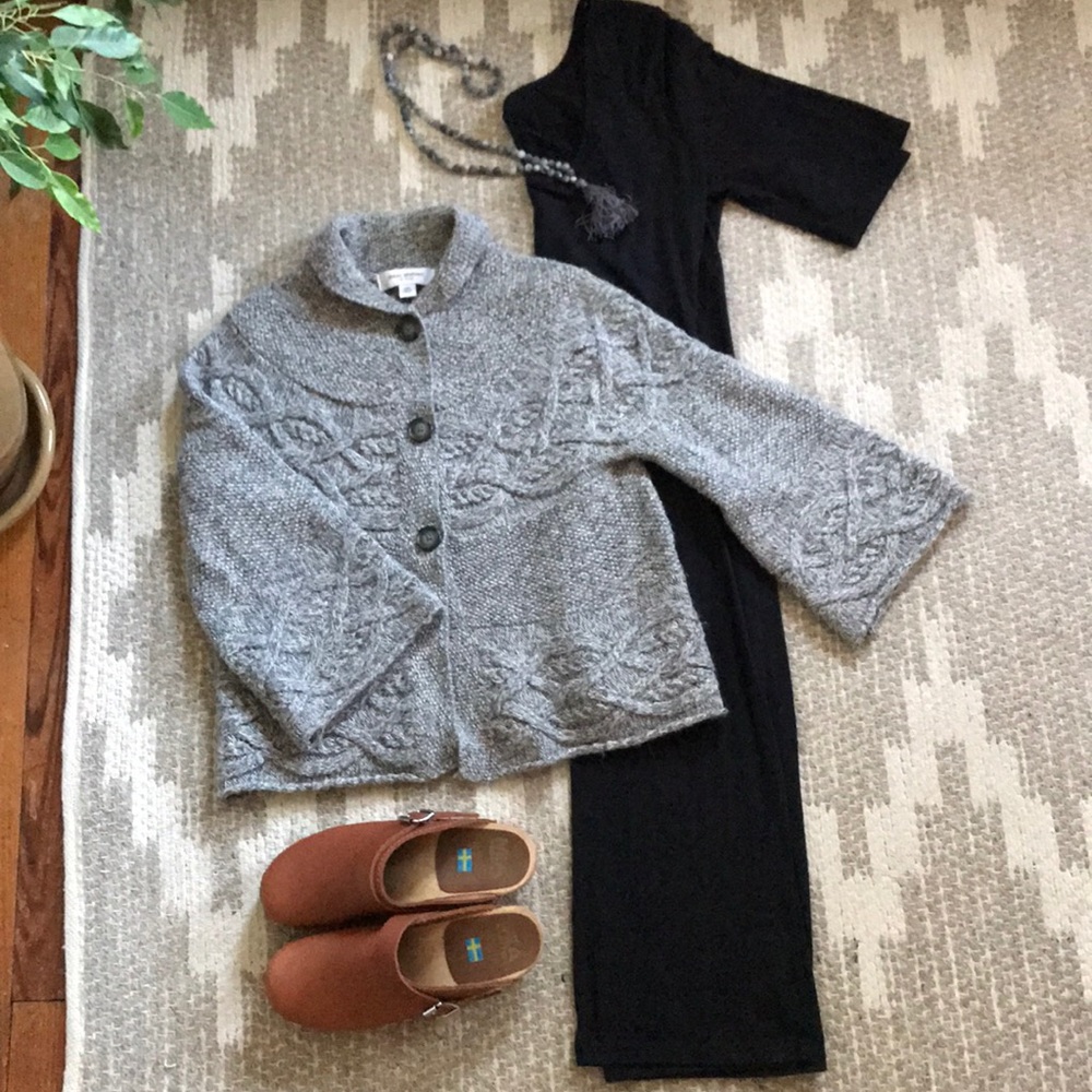 Isaac Mizrahi for target cape sweater size XS
